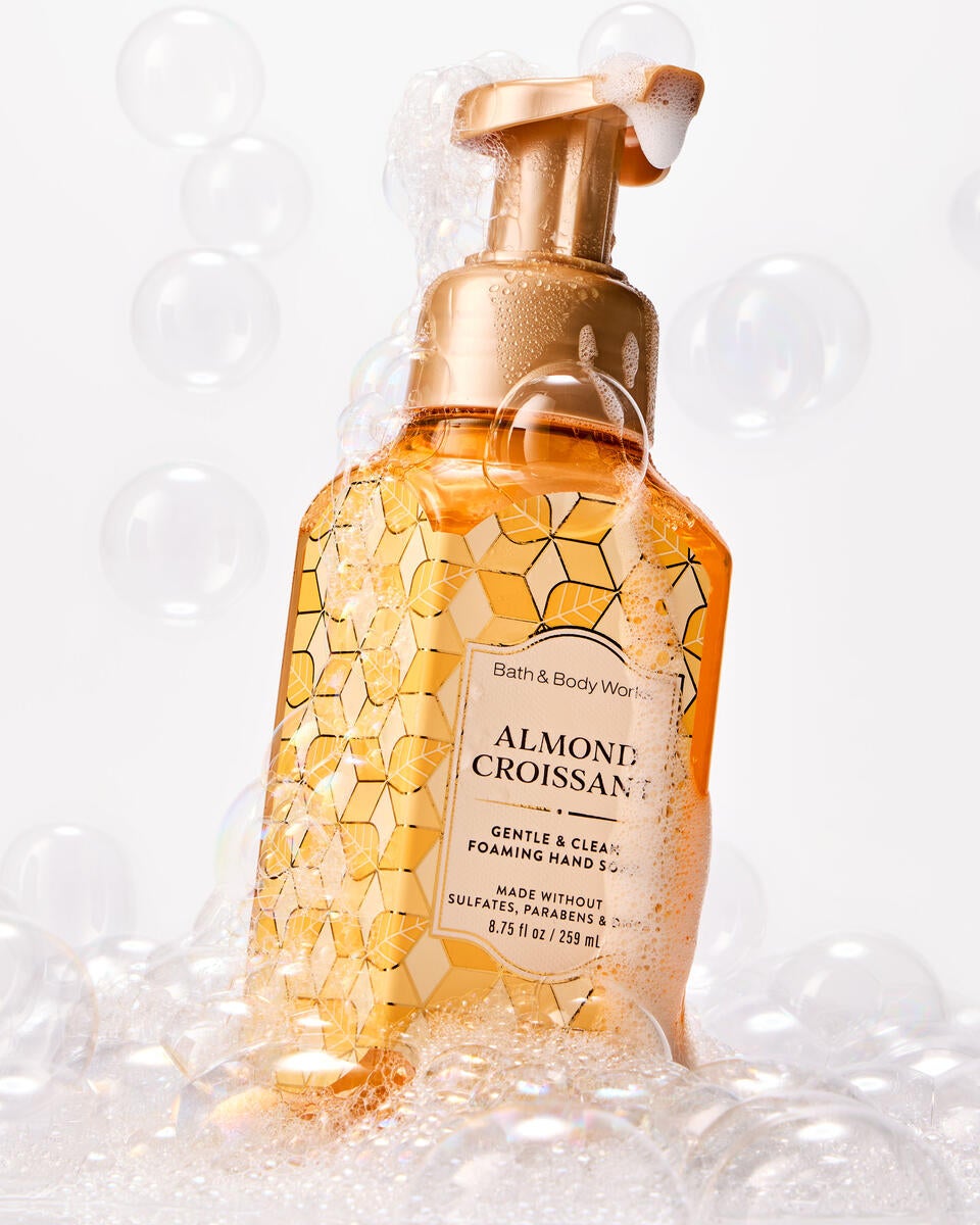 Bath & Body Works Almond Croissant Gentle And Clean Foaming Hand Soap