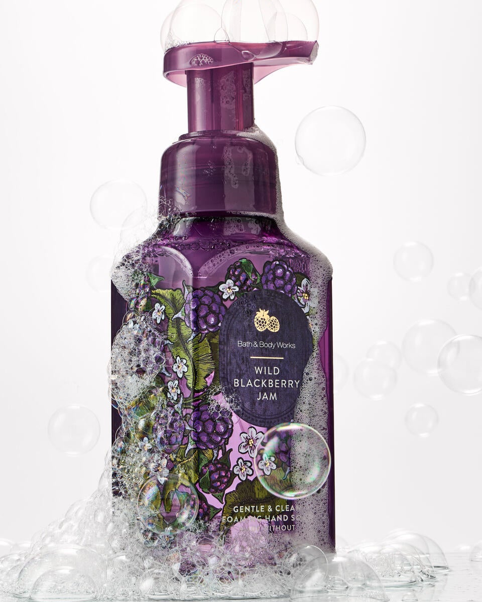 Bath & Body Works Wild Blackberry Jam Gentle And Clean Foaming Hand Soap