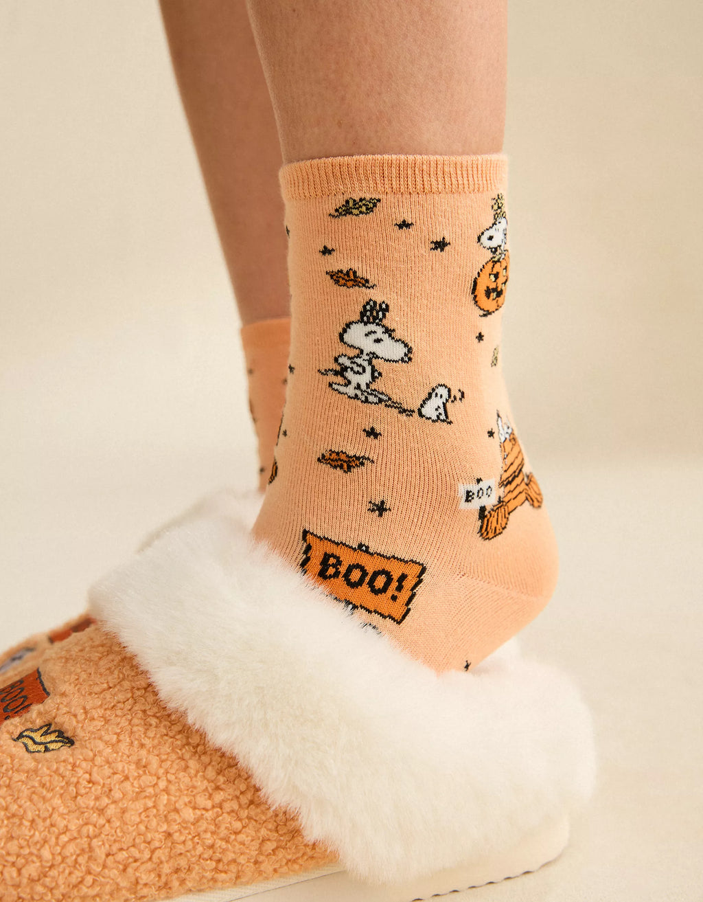 American Eagle Snoopy Cropped Crew Socks