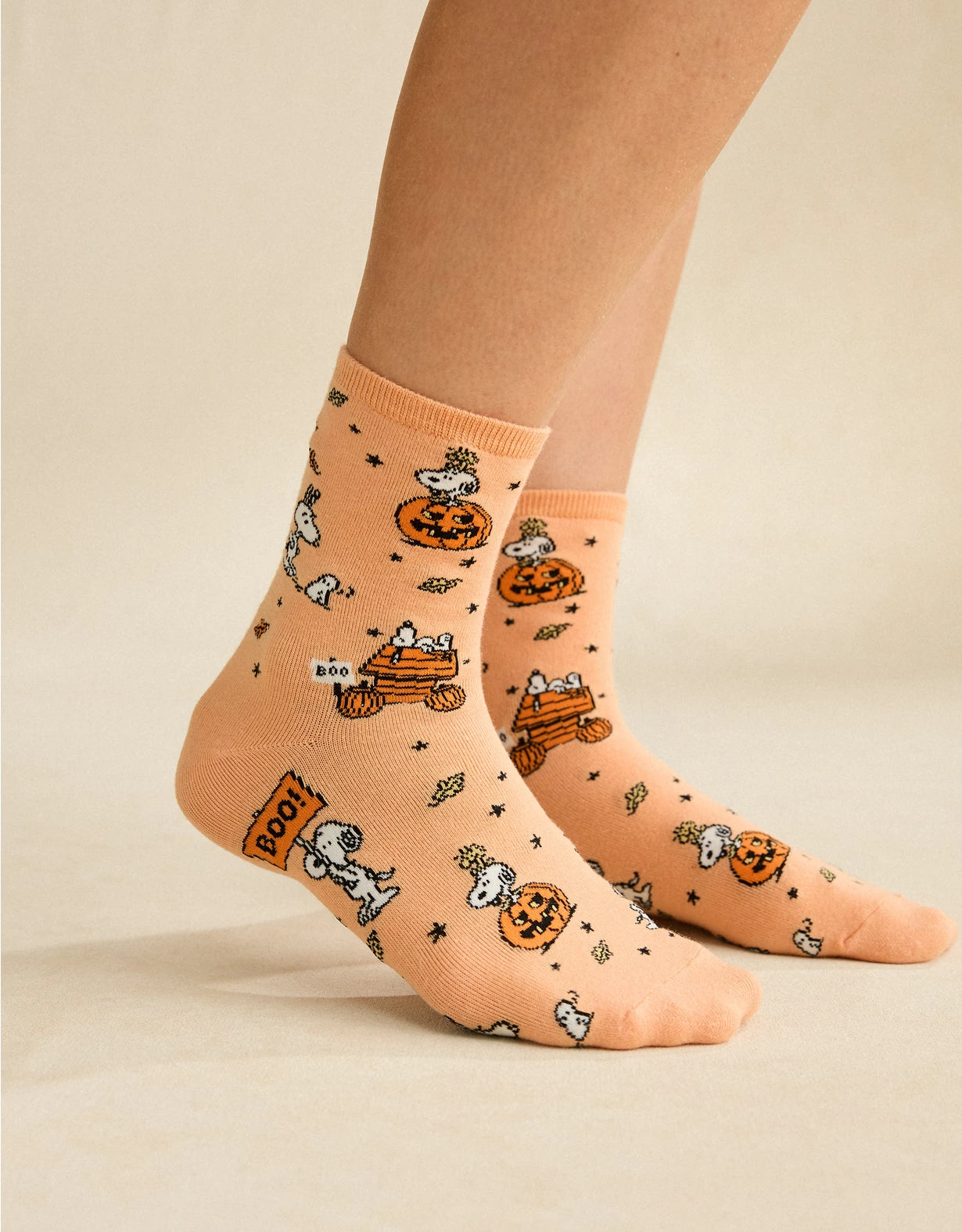 American Eagle Snoopy Cropped Crew Socks
