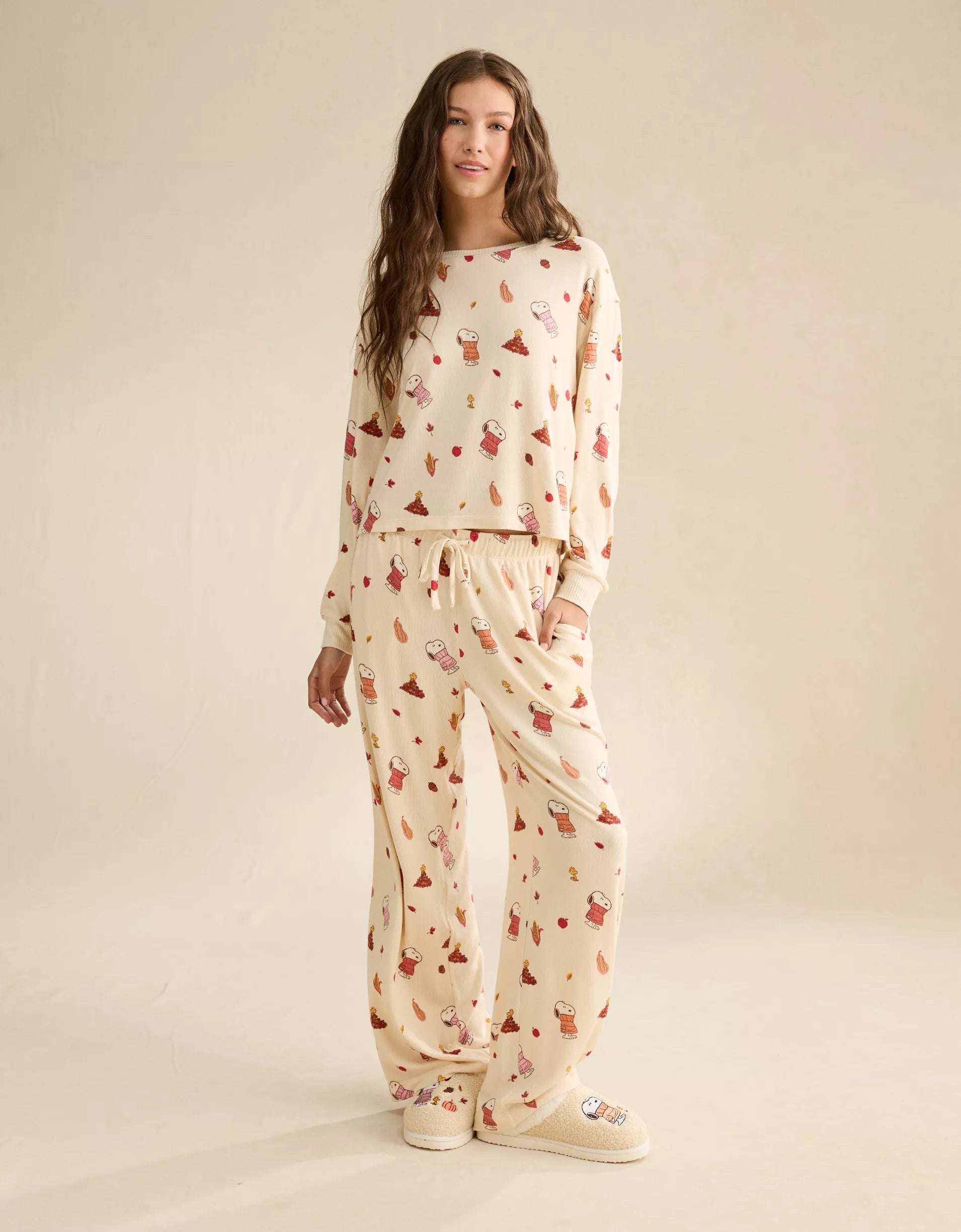 American Eagle Luxe Plush Snoopy Pajama Set