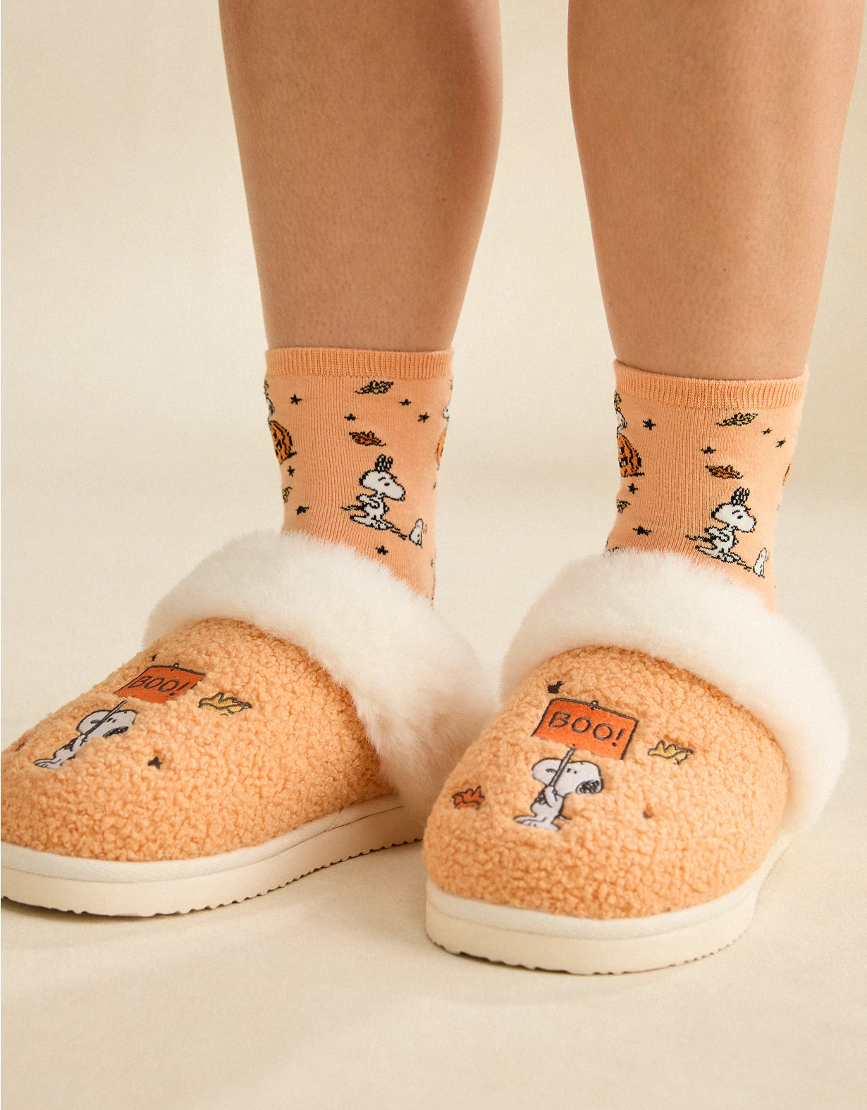 American Eagle Snoopy Boo Scuff Slipper