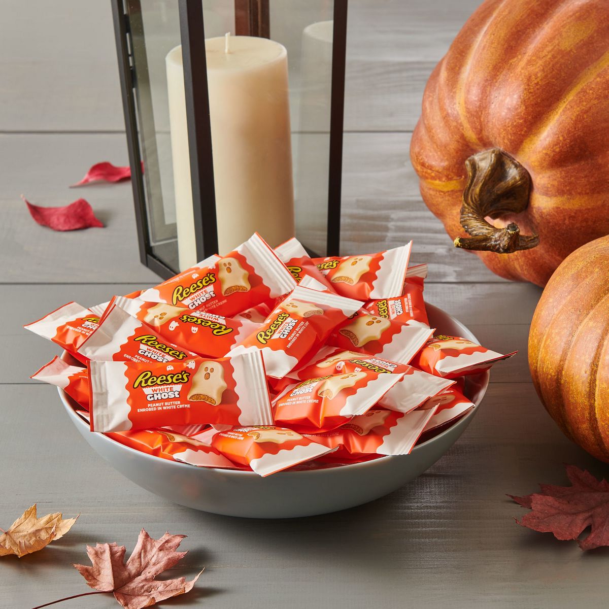 Reese's Peanut Butter White Chocolate Ghosts Halloween Candy Snack Size - 9.6oz