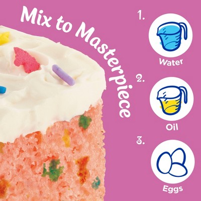 Pillsbury Funfetti Strawberry Cake Mix with Candy Bits - 15.25oz