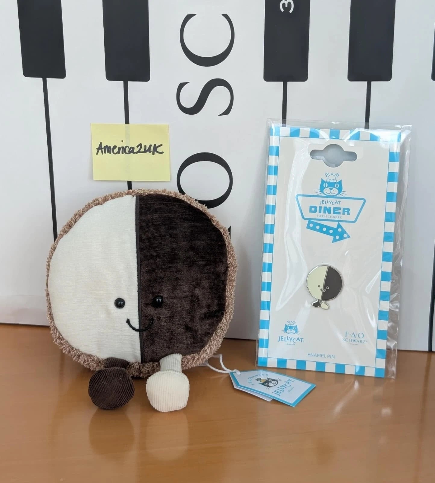 Nibblechip Cookie With Sticker and Pin
