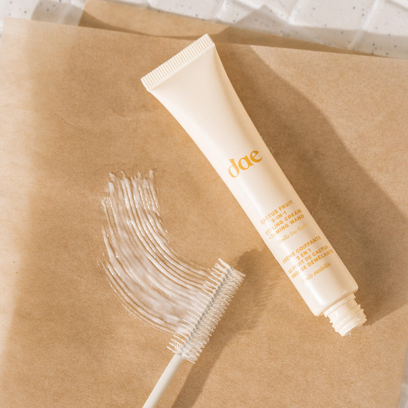 Dae Vanilla Dae Beam Cactus Fruit 3-in-1 Styling Cream with Taming Wand